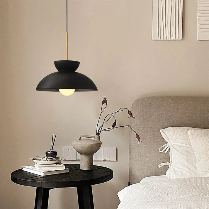 Skandéla: Lampada a sospensione minimalista con forma chiara e compatibilità LED – per aree pranzo e lounge