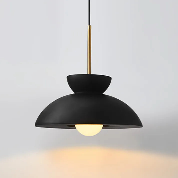 Skandéla: Lampada a sospensione minimalista con forma chiara e compatibilità LED – per aree pranzo e lounge