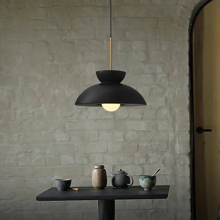 Skandéla: Lampada a sospensione minimalista con forma chiara e compatibilità LED – per aree pranzo e lounge