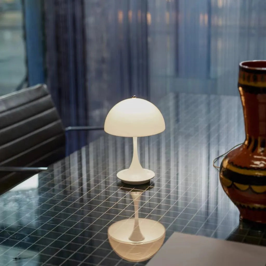 Skandilux: Lampada da Tavolo LED Moderna Senza Fili – Ricaricabile e Stilosa per Soggiorno e Camera da Letto