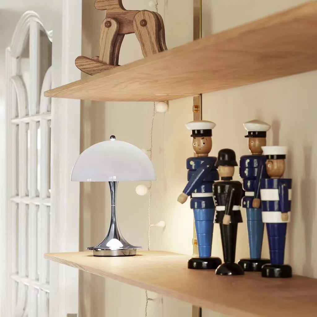 Skandilux: Lampada da Tavolo LED Moderna Senza Fili – Ricaricabile e Stilosa per Soggiorno e Camera da Letto