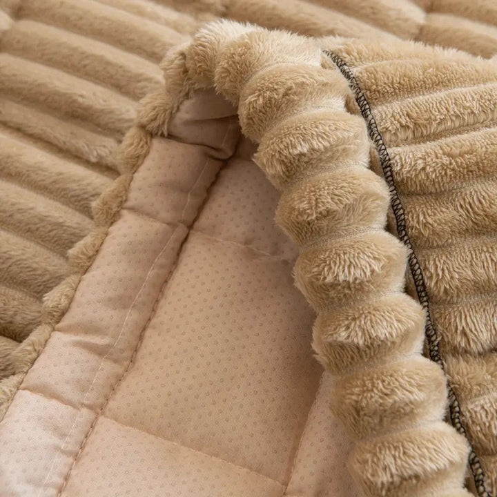 SofaLuxe: Copertura per divano in morbido velluto con bordo arricciato – Elegante copridivano e coperta protettiva