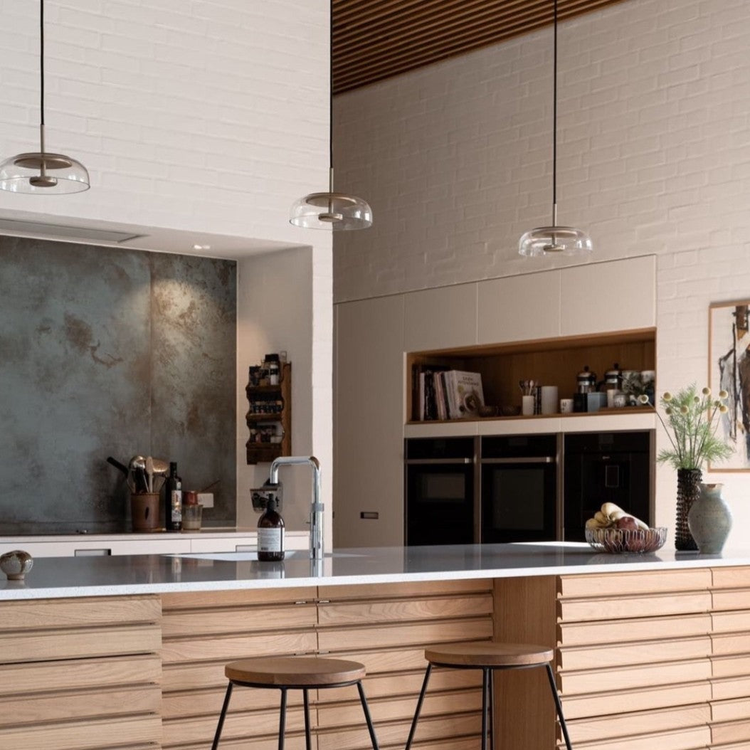 Solara: Lampadario in ottone e vetro con LED integrato – per sala da pranzo e soggiorno