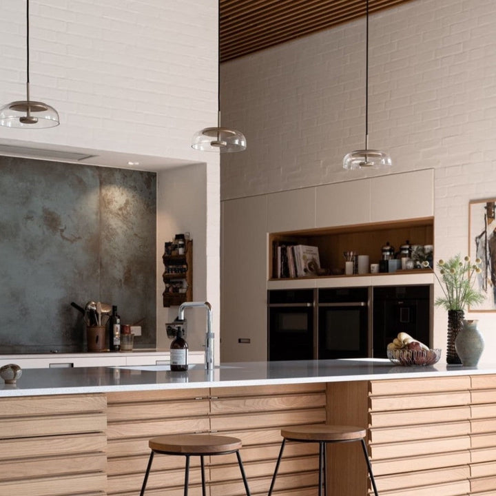 Solara: Lampadario in ottone e vetro con LED integrato – per sala da pranzo e soggiorno
