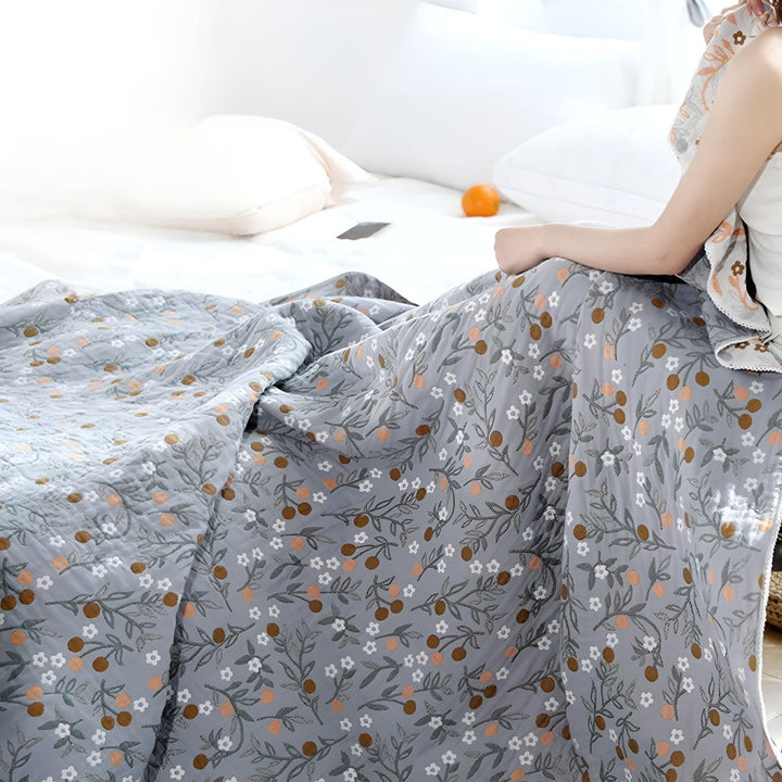 SommerBlatt: Coperte in cotone a quattro strati con stampa floreale e fogliosa – per camera da letto e divano