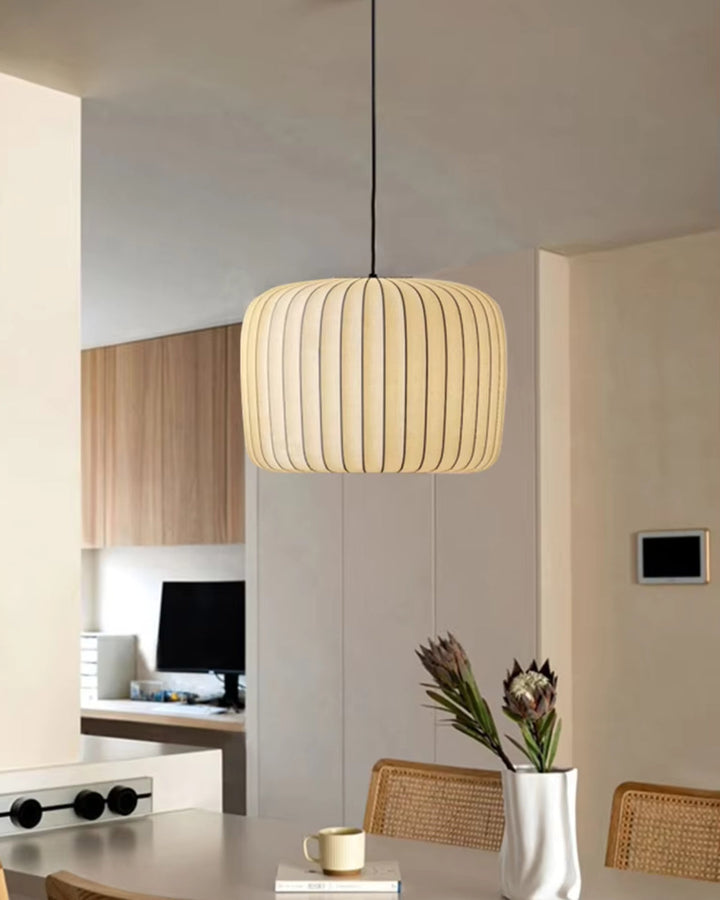 SorellaLume: Moderna lampada a sospensione in tessuto con paralume fatto a mano e attacco E27 – per sala da pranzo e soggiorno