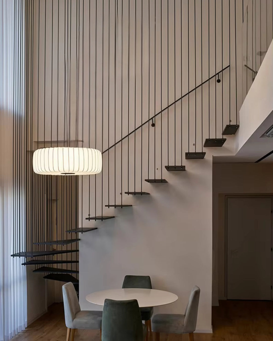 SorellaLume: Moderna lampada a sospensione in tessuto con paralume fatto a mano e attacco E27 – per sala da pranzo e soggiorno