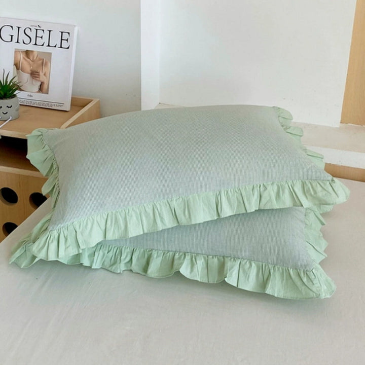 SpitzeLuxe: Fodera per cuscino con volant e pizzo in stile classico a righe – elegante e resistente (confezione da 2)
