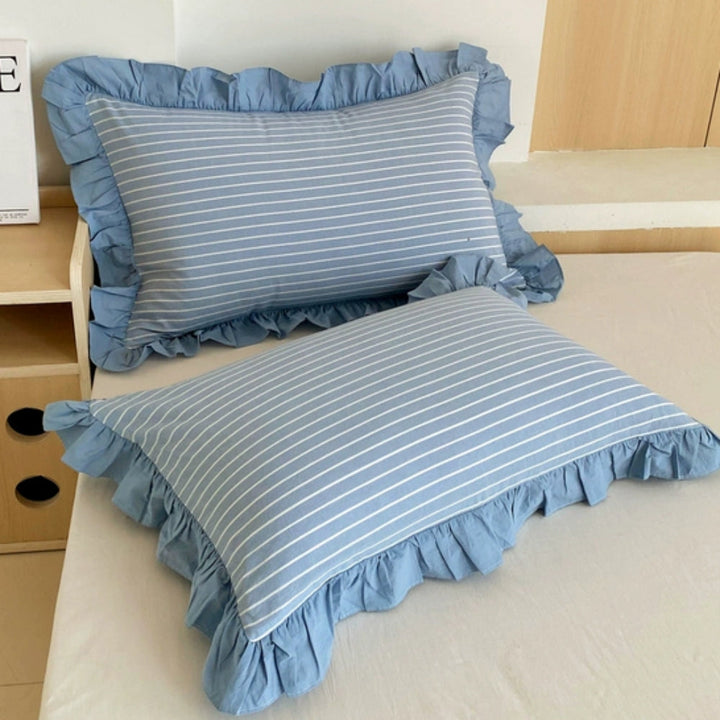 SpitzeLuxe: Fodera per cuscino con volant e pizzo in stile classico a righe – elegante e resistente (confezione da 2)