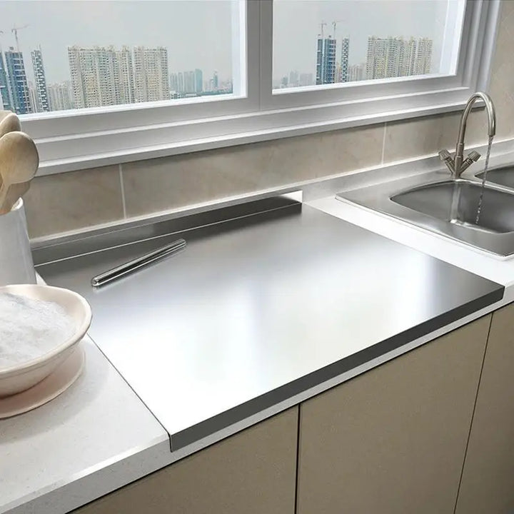 Kalsten | SliceGrip – Tavola da Taglio in Acciaio Inossidabile con Bisel Elevato e Antiscivolo