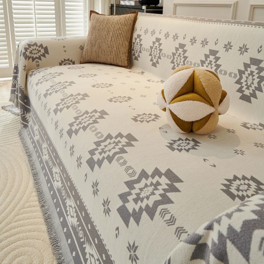 Stammesharmonie: Rivestimento per divano in motivo Boho-Tribal in morbido chenille con design reversibile – per divano e soggiorno