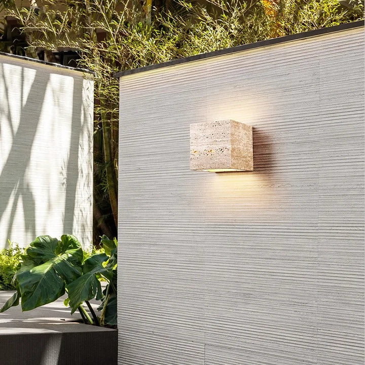 SteinLume: Applique in Travertino – Lampada a LED moderna per interni ed esterni