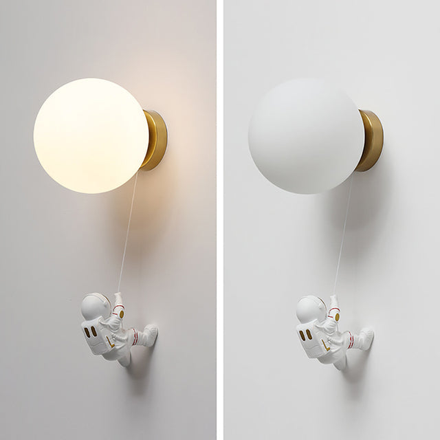 StellaNova: Applique LED Astronauta – Luce Creativa per Camerette e Soggiorni