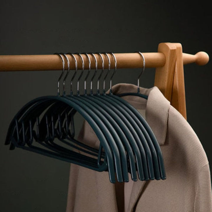 StilKurve: Grucce con design ergonomico – durevoli, antiscivolo e versatili per giacche, bluse e vestiti (confezione da 10)