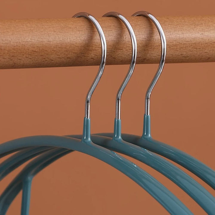 StilKurve: Grucce con design ergonomico – durevoli, antiscivolo e versatili per giacche, bluse e vestiti (confezione da 10)