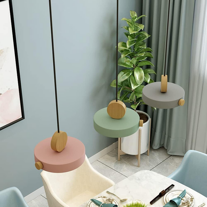 StrahlBunt: Moderno lampadario in legno LED colorato – elegante e funzionale per soggiorno e zona pranzo