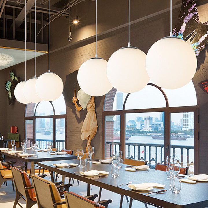 StrahlTafel: Lampada a sospensione in vetro moderna, decorativa ed energeticamente efficiente per sala da pranzo e cucina