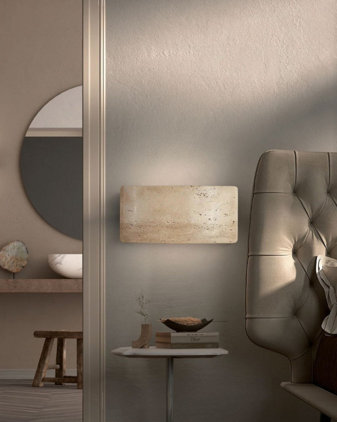 TravéaLume: Applique moderna in travertino naturale con luce LED bianca calda e IP65 – per interni ed esterni