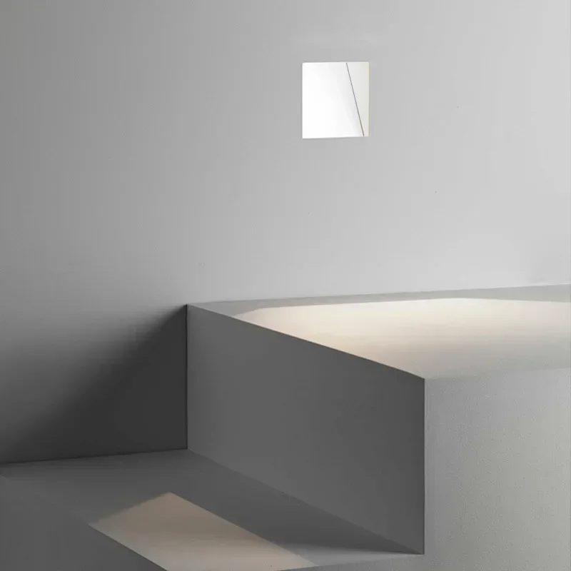 TreppenSchutz: Applique LED in acciaio inossidabile con sensore di movimento e design slanciato – per scale e passaggi