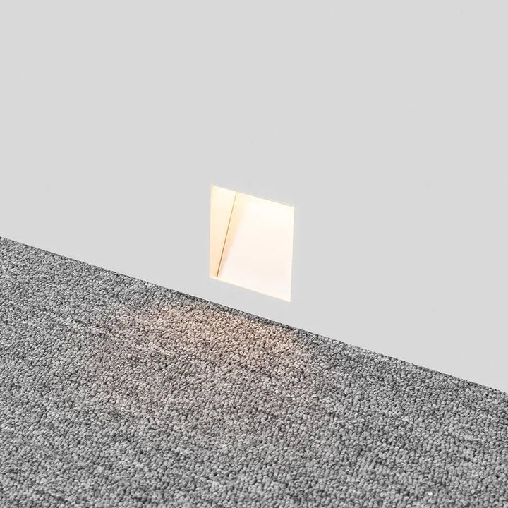 TreppenSchutz: Applique LED in acciaio inossidabile con sensore di movimento e design slanciato – per scale e passaggi