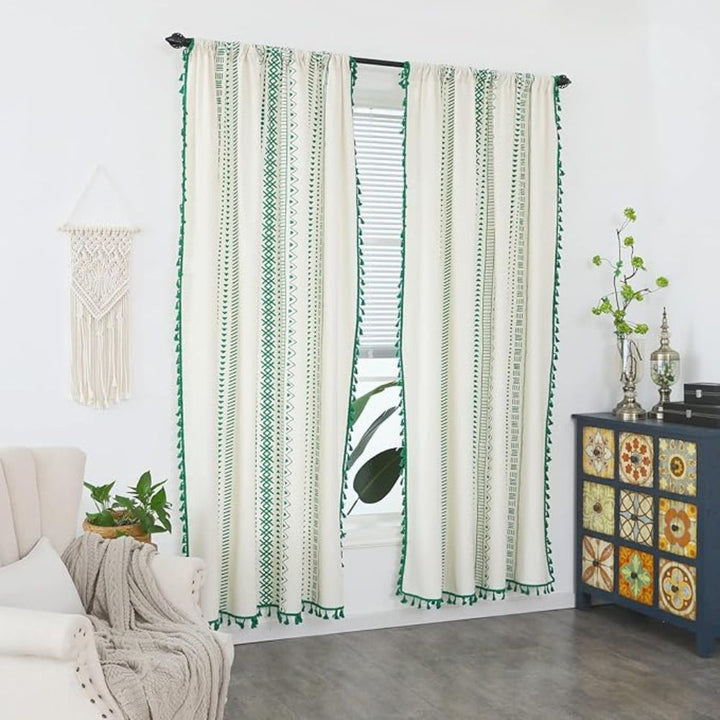 TribeEleganz: Tendaggi in stile Boho con strisce verdi e frange – affascinanti per le aree notte