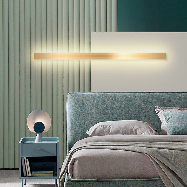 Valeno: Moderno Applique LED in Metallo e Acrilico – per Soggiorno e Camera da Letto