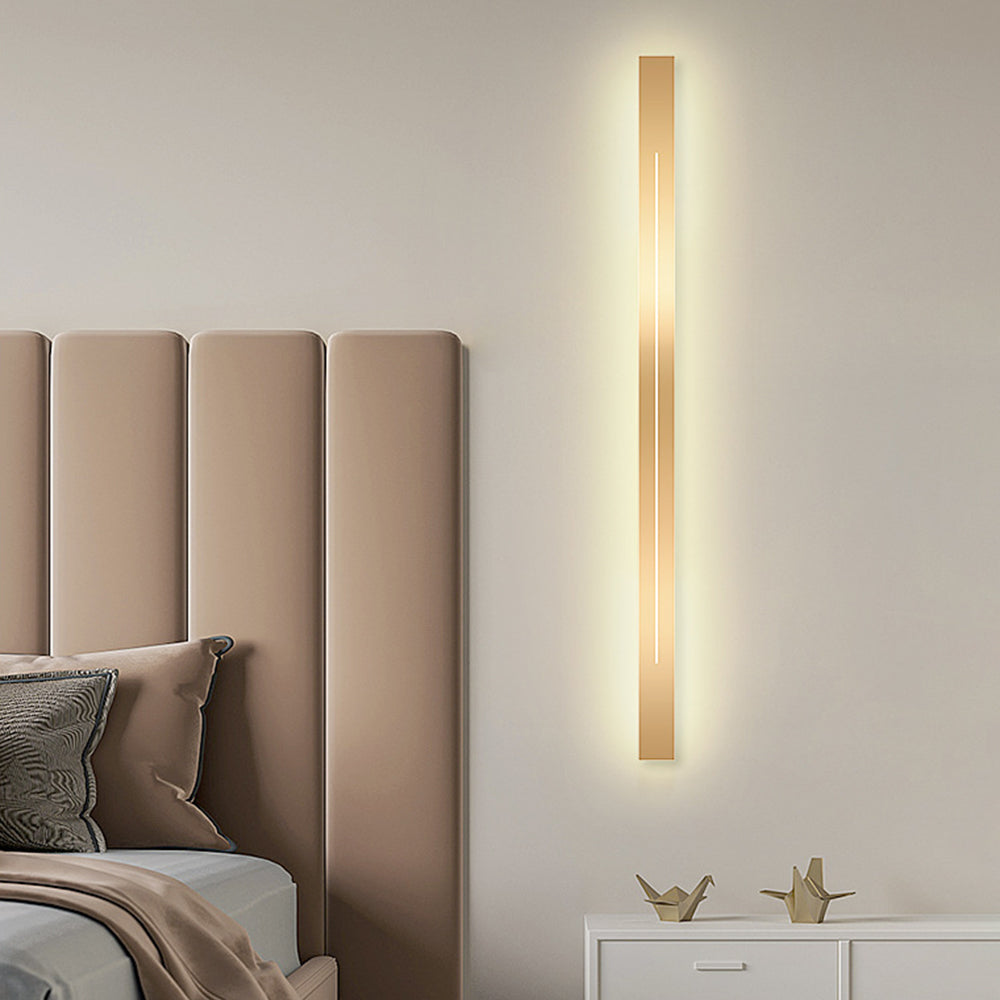 Valeno: Moderno Applique LED in Metallo e Acrilico – per Soggiorno e Camera da Letto