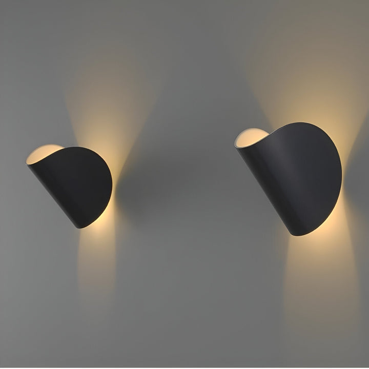 VarioBeam: Applique in Metallo Rotante – Lampada a LED Elegante per Camera da Letto e Soggiorno