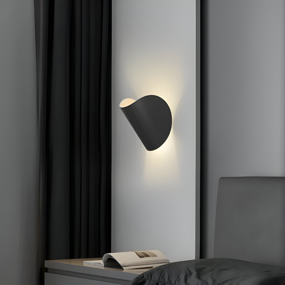 VarioBeam: Applique in Metallo Rotante – Lampada a LED Elegante per Camera da Letto e Soggiorno