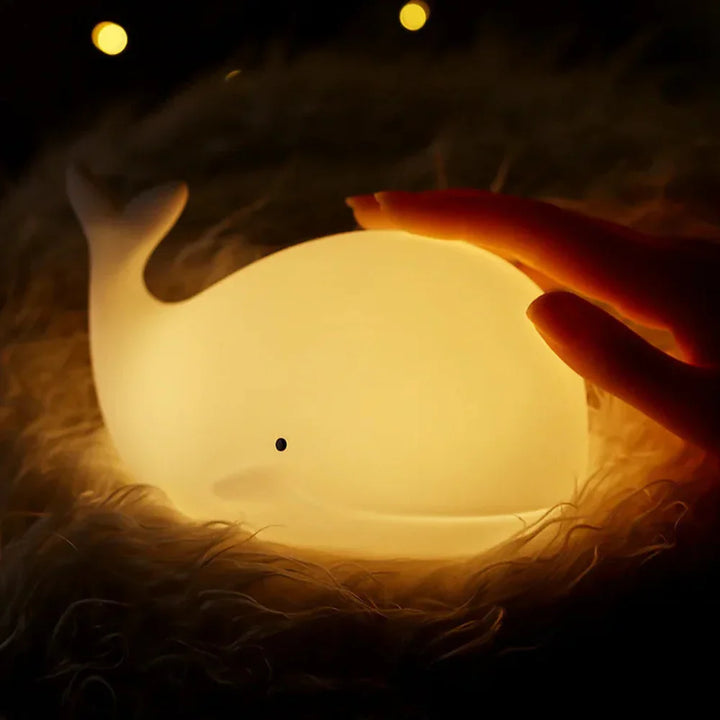 WhaleGlow: Lampada notturna a forma di balena ricaricabile in silicone con cambio colore e USB – per camerette e aiuto al sonno