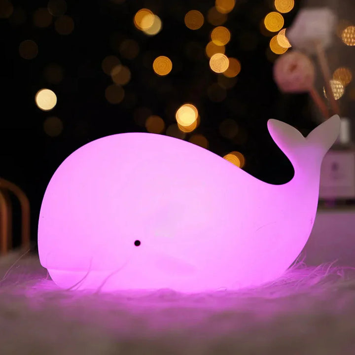 WhaleGlow: Lampada notturna a forma di balena ricaricabile in silicone con cambio colore e USB – per camerette e aiuto al sonno
