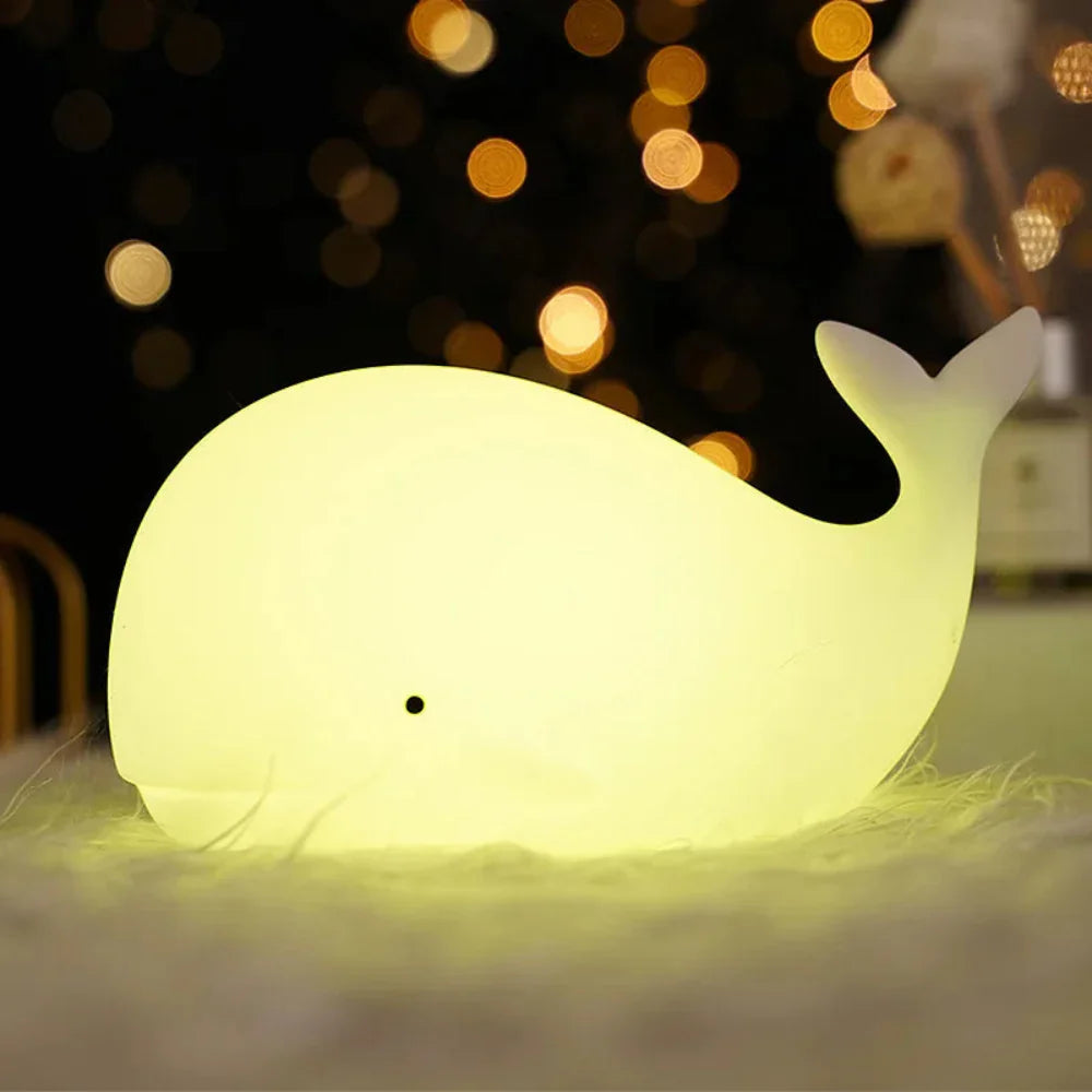 WhaleGlow: Lampada notturna a forma di balena ricaricabile in silicone con cambio colore e USB – per camerette e aiuto al sonno