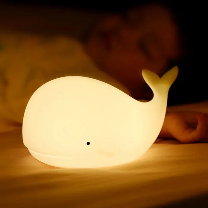 WhaleGlow: Lampada notturna a forma di balena ricaricabile in silicone con cambio colore e USB – per camerette e aiuto al sonno