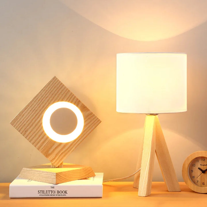 WoodEssence: Lampada da tavolo LED in legno naturale con luce bianca calda – per soggiorno e comodino