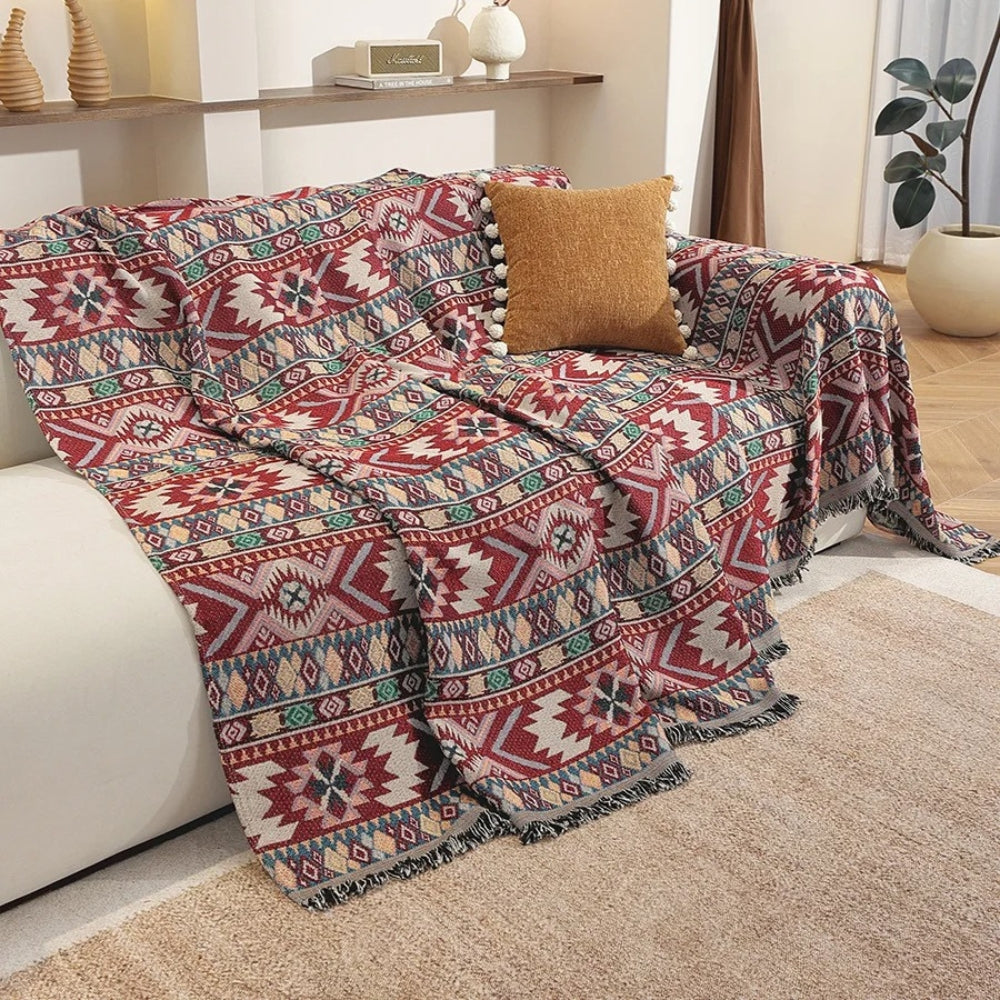 Zarela: Copridivano in stile Boho in morbida chenille con motivo jacquard e frange decorative – per divano e soggiorno