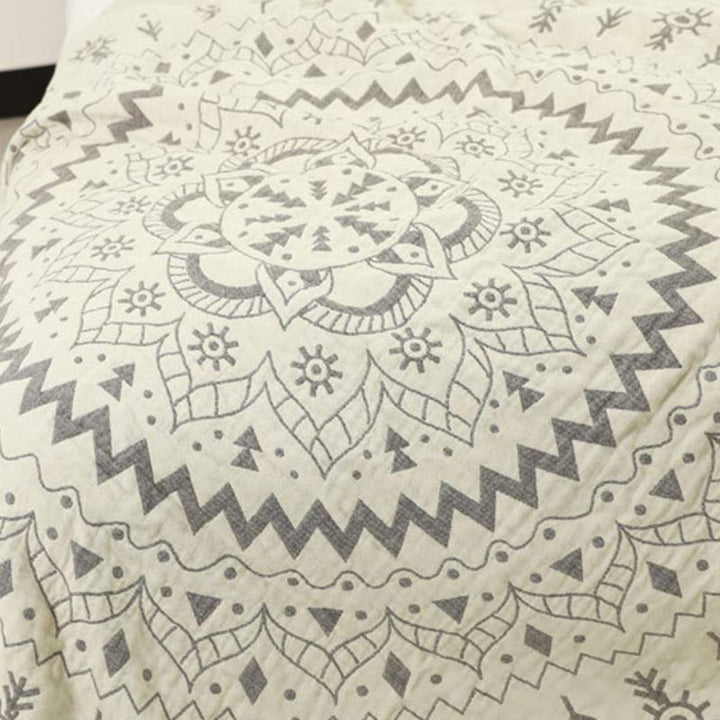 ZenFlair: Coperte in cotone con design a fiori Mandala, morbida al tatto e reversibile – per divano e lounge