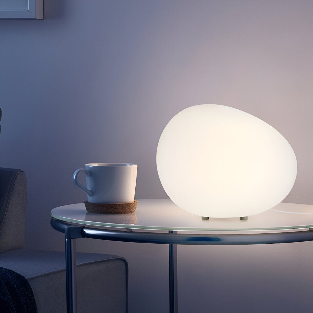 ZenKiesel: Lampada da tavolo a LED ispirata alla natura a forma di pietra con luce calda – per camera da letto e angolo lettura