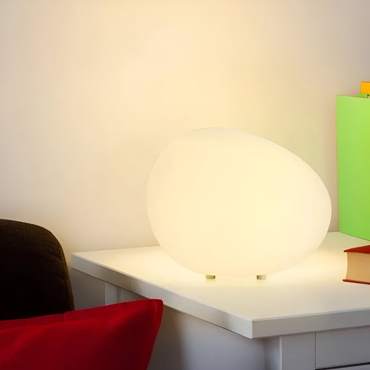 ZenKiesel: Lampada da tavolo a LED ispirata alla natura a forma di pietra con luce calda – per camera da letto e angolo lettura