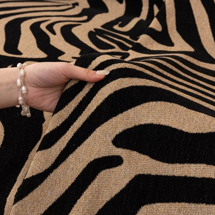 Zentara: Copridivano in Chenille con motivo Zebra e struttura Jacquard – per soggiorno e divano