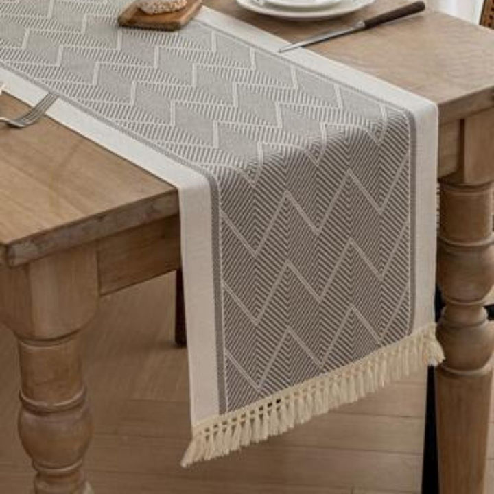 LoomÉtoile Luxe Runner da Tavola Intrecciato – Texture Elegante per un Interno Accogliente