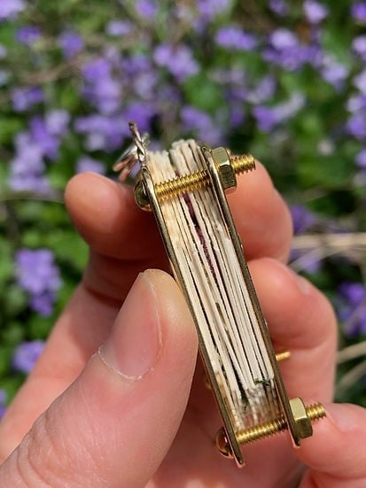 Micro-pressa per fiori | Fatto a mano in argento e ottone | Include 10 fogli di carta per erbario