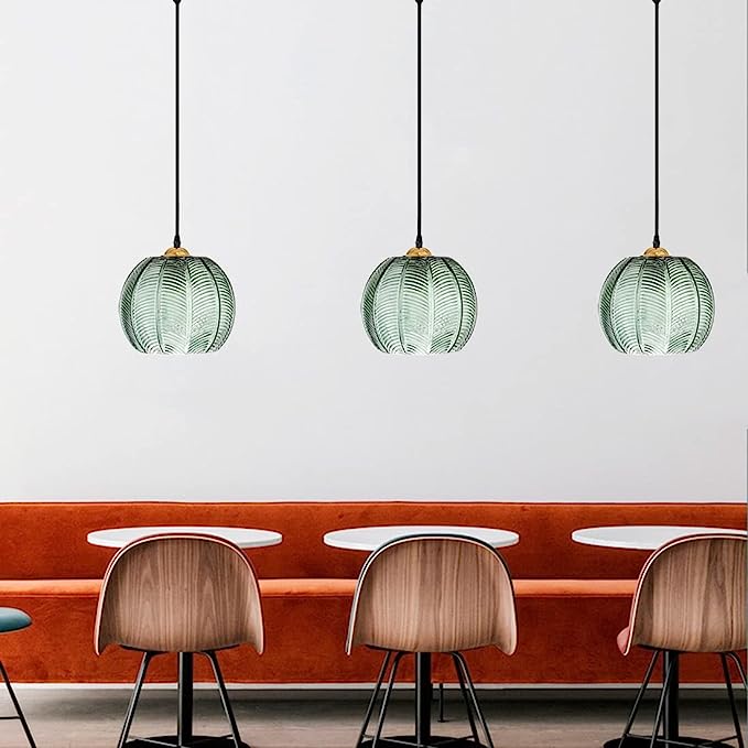 Aalin: Lampadario in vetro opalino colorato con attacco E27 – per aree pranzo moderne