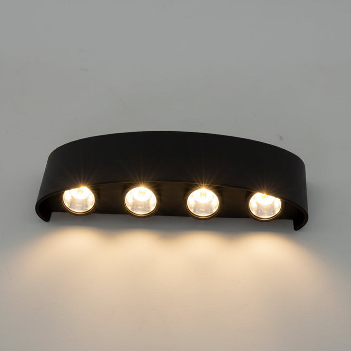 YARDGLOW – Illuminazione Esterni Elegante ed Efficiente dal Punto di Vista Energetico