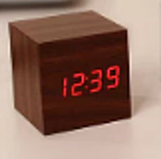 Orologio Digitale in Legno Moderno