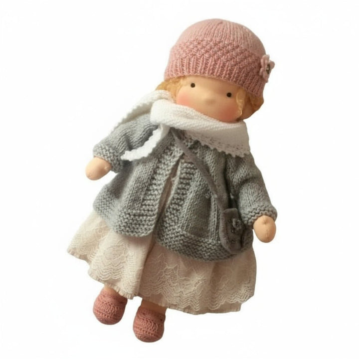 ELORA – Bambola Waldorf fatta a mano in cotone