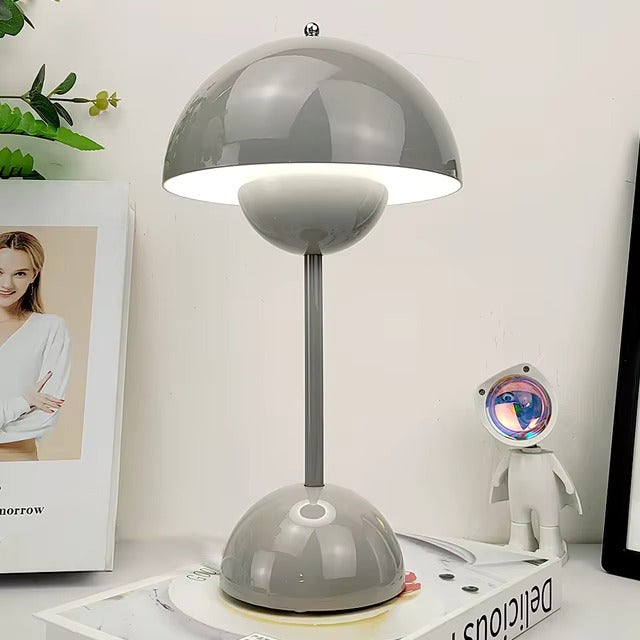 BrightFlow™ Lampada da Tavolo Senza Fili dal Design Retrò | LED Ricaricabile e Dimmerabile a 3 Livelli | Controllo Tattile e Eleganza Portatile