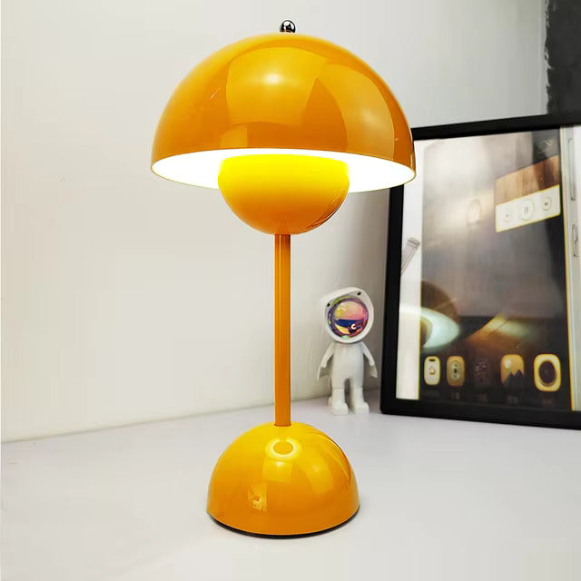 BrightFlow™ Lampada da Tavolo Senza Fili dal Design Retrò | LED Ricaricabile e Dimmerabile a 3 Livelli | Controllo Tattile e Eleganza Portatile