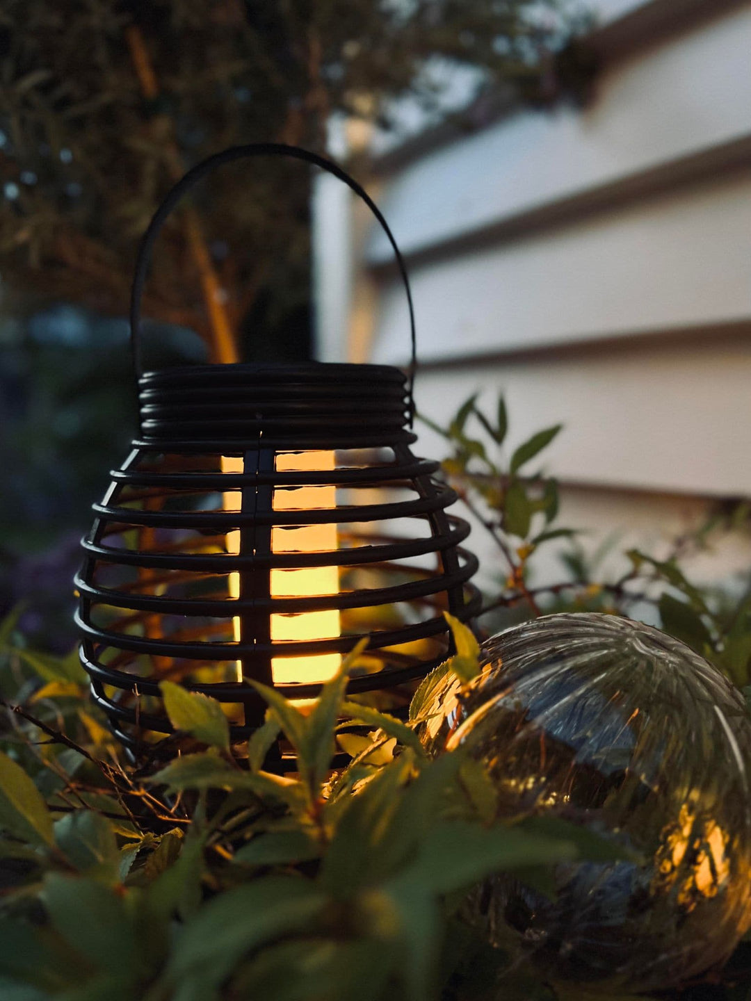 Lucent™ – Elegante Lanterna Solare da Esterno