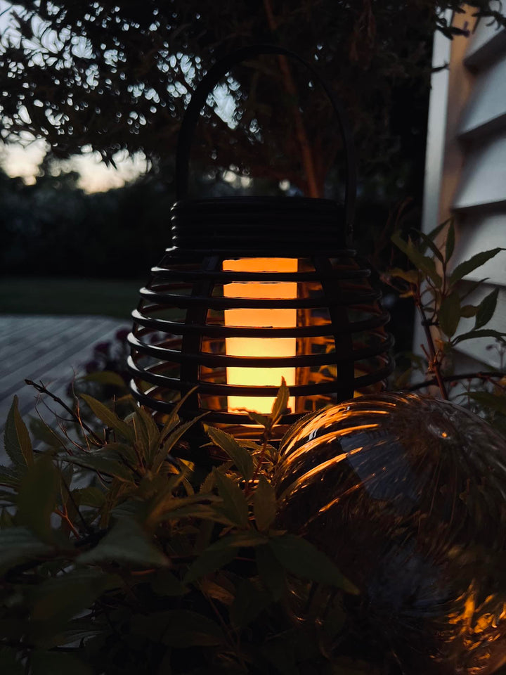 Lucent™ – Elegante Lanterna Solare da Esterno