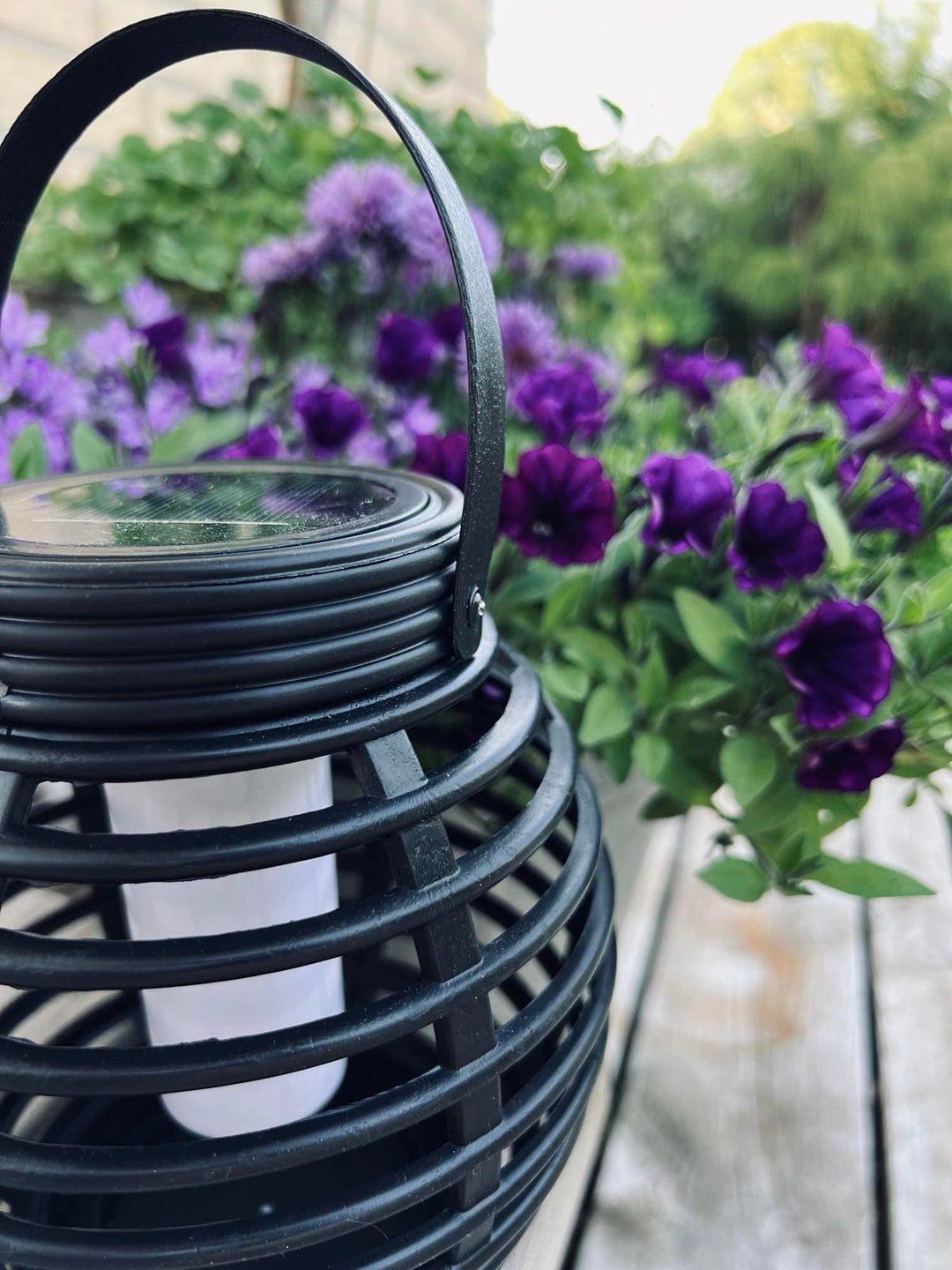 Lucent™ – Elegante Lanterna Solare da Esterno